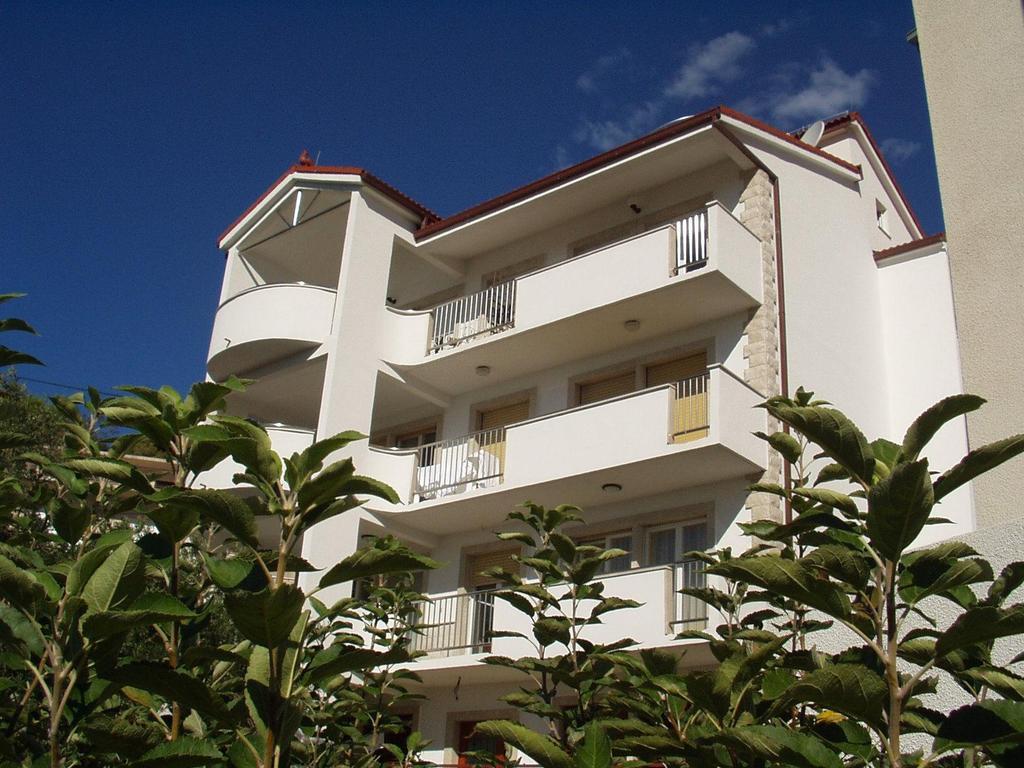 Apartments Ivka Омиш Экстерьер фото
